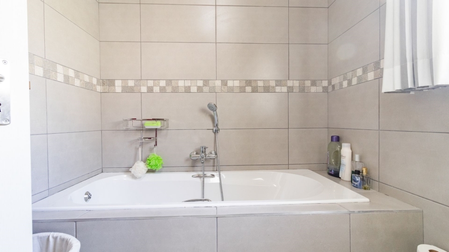 3 Bedroom Property for Sale in Da Gama Bay Western Cape